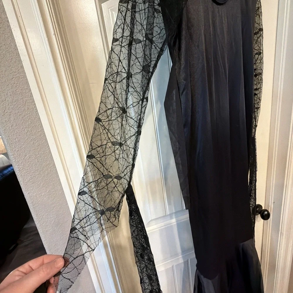 Rubie's The Adams Family Morticia Adams Adult Costume Black Dress Medium EUC